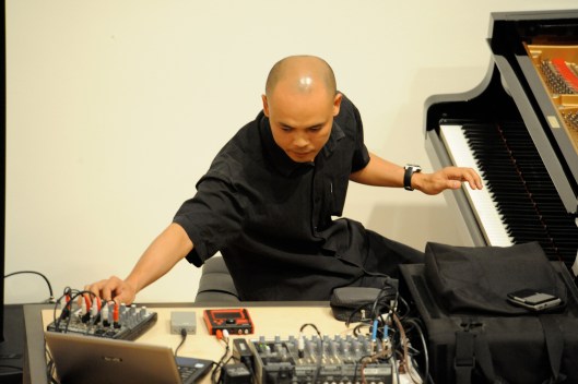 Vu Nhat Tan spans the old and the new (Photo by B. Perkinson).