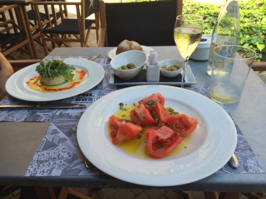A lovely lunch by the Hospital Santa Creu i Sant Pau in the Eixample.