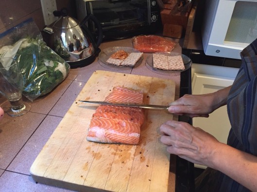 Slice gravlaks in one direction.