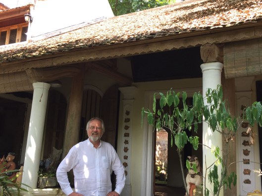 By the front, in wonder in Bac Ninh.